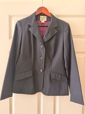Classic Reed Hill Hunt Jacket in Pinstripe Women's Blazer - Navy